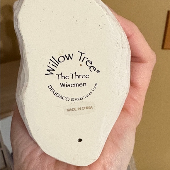 Like new Willow Tree "The Three Wisemen" nativity figurines - Picture 3 of 8